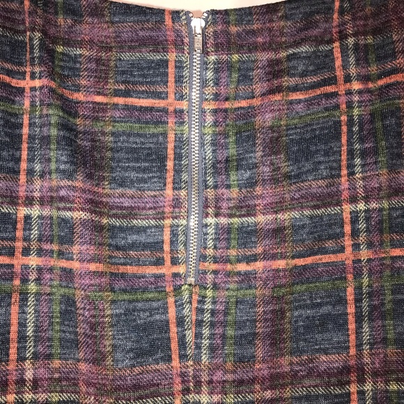 Roz & Ali Plaid Ruffle Sleeve Dress - Navy and Red - Picture 10 of 11